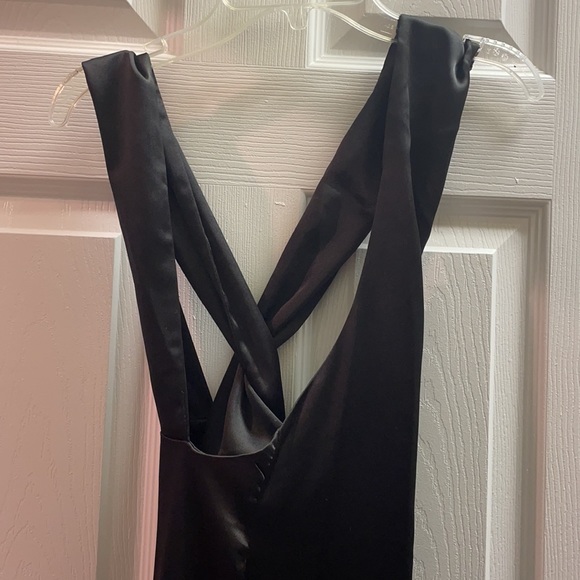 Lulu’s Camila Black Satin Twist Back Shift Dress - Picture 6 of 7